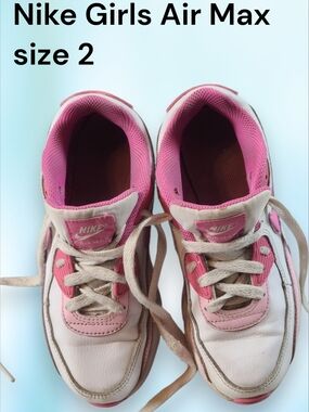 Nike Girls Air Max Pink & White Sneakers Lace Up Size 2Y Low Top